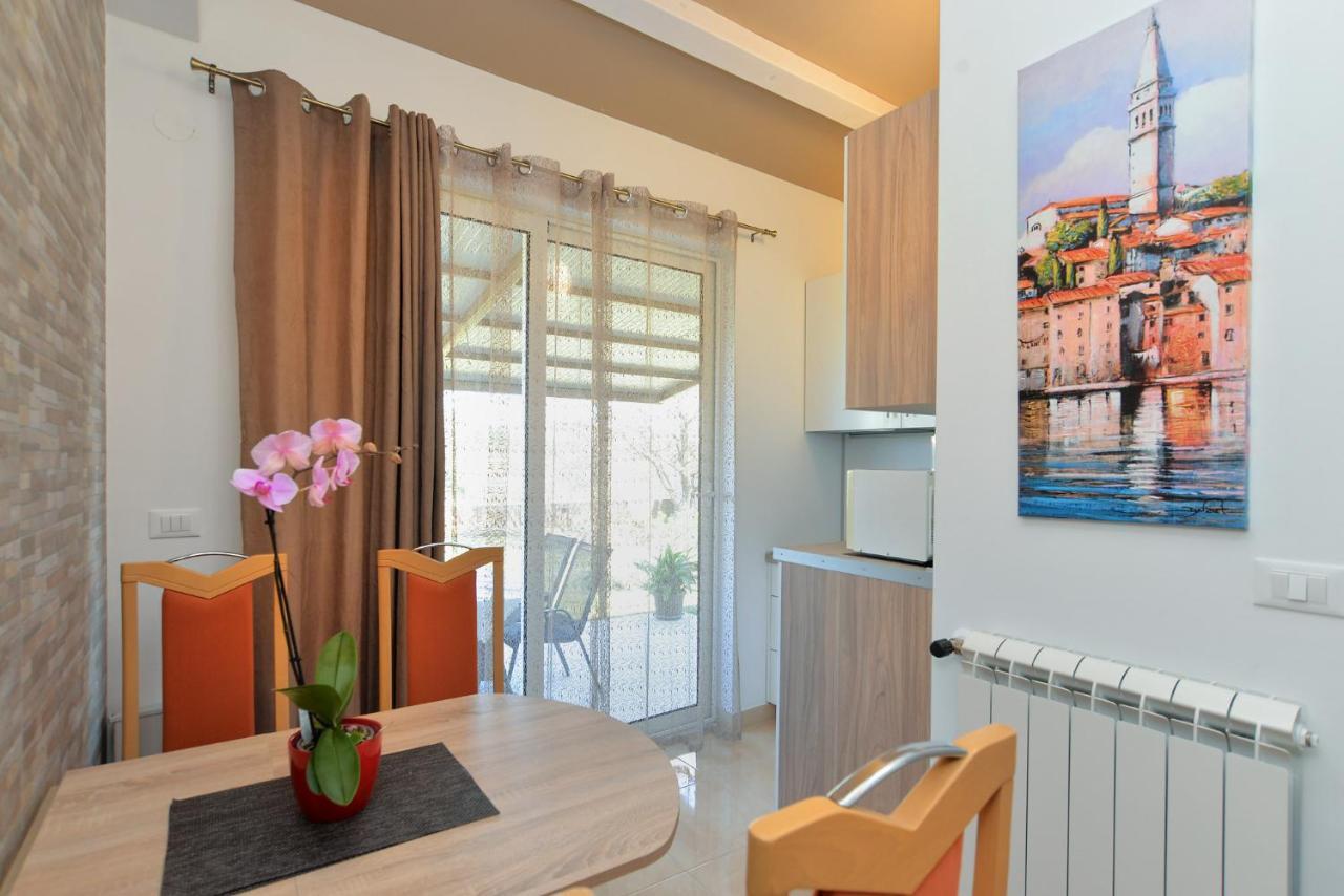 Apartments Voltica 1049 Rovinj Exterior foto